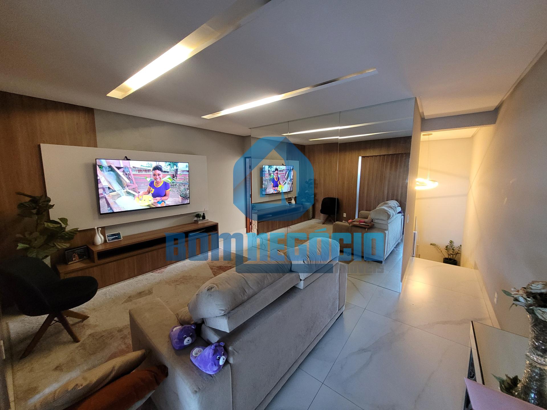 Casa com 3 dormitórios à venda, CASTANHEIRAS, GOVERNADOR VALAD...