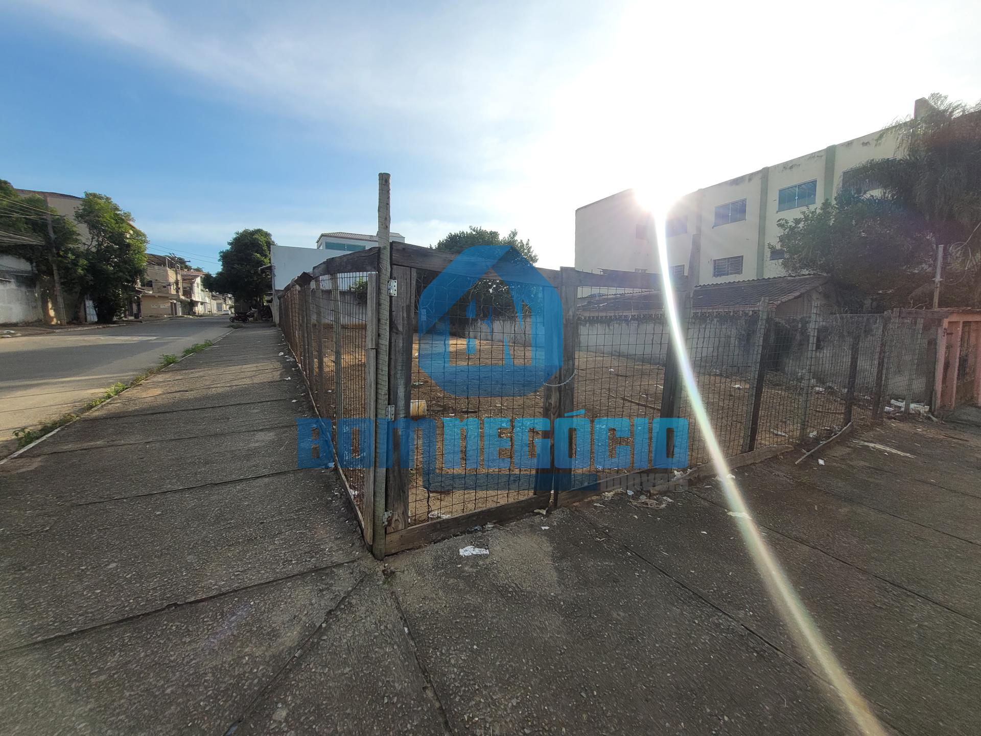 Lote com 372 m  à venda, JARDIM PEROLA, GOVERNADOR VALADARES - MG