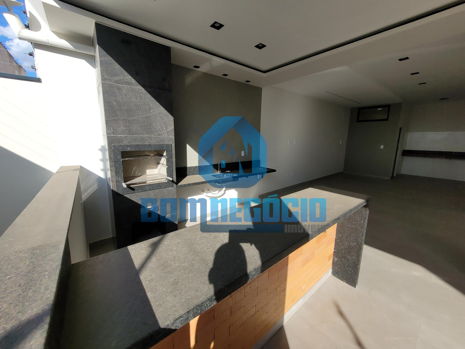 Casa com 3 quartos, 3 banheiros e área gourmet à venda, CASTAN...