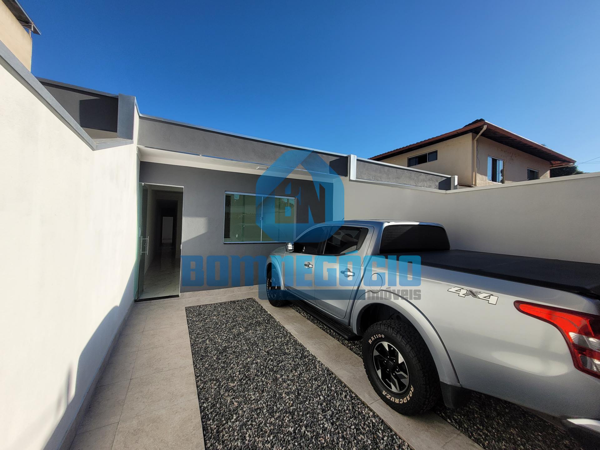 Casa nova com 3 quartos, 2 banheiros e quintal à venda, SANTA ...