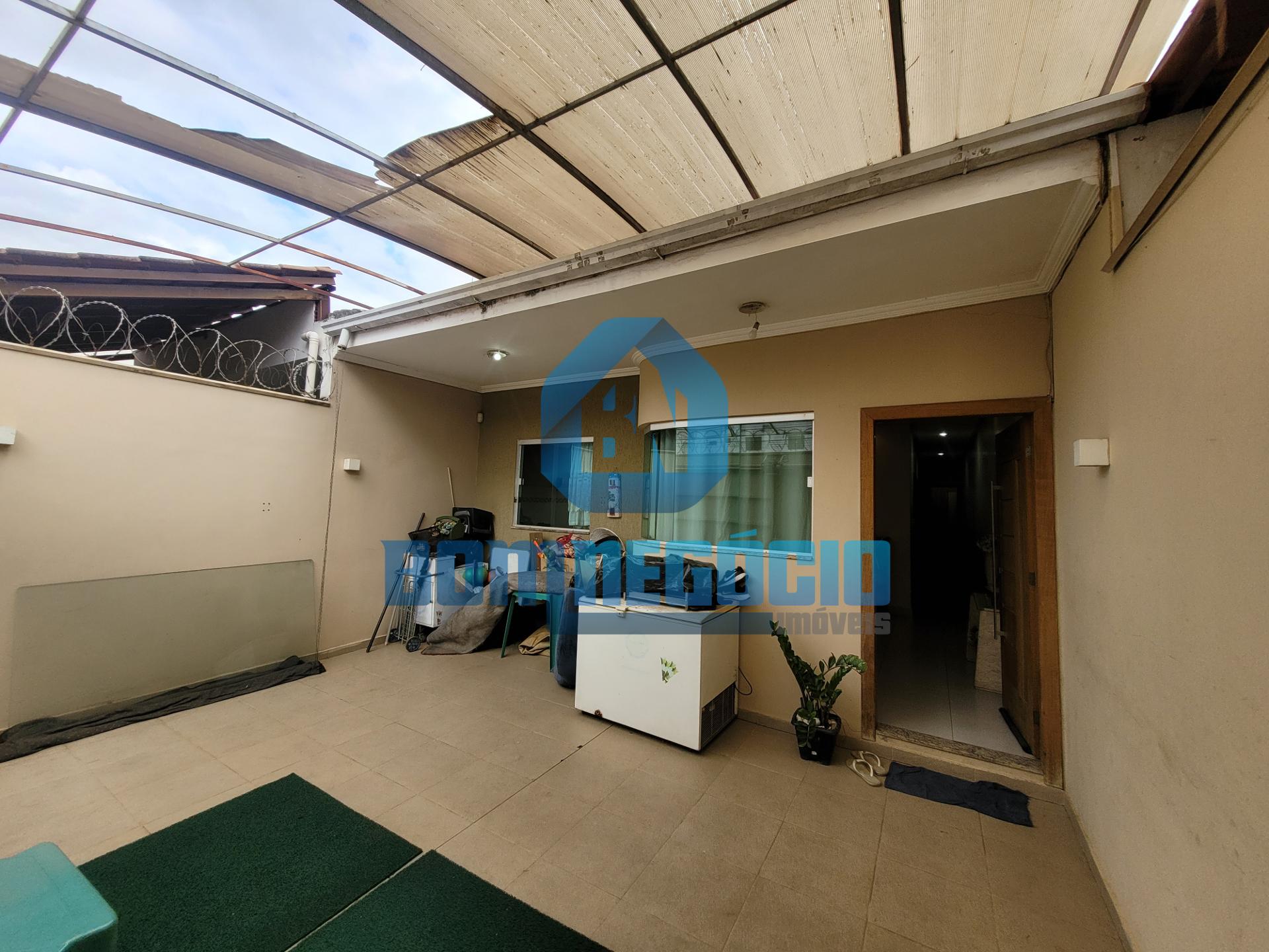 Casa com 3 quartos, 2 banheiros e acabamento fino à venda, CAS...