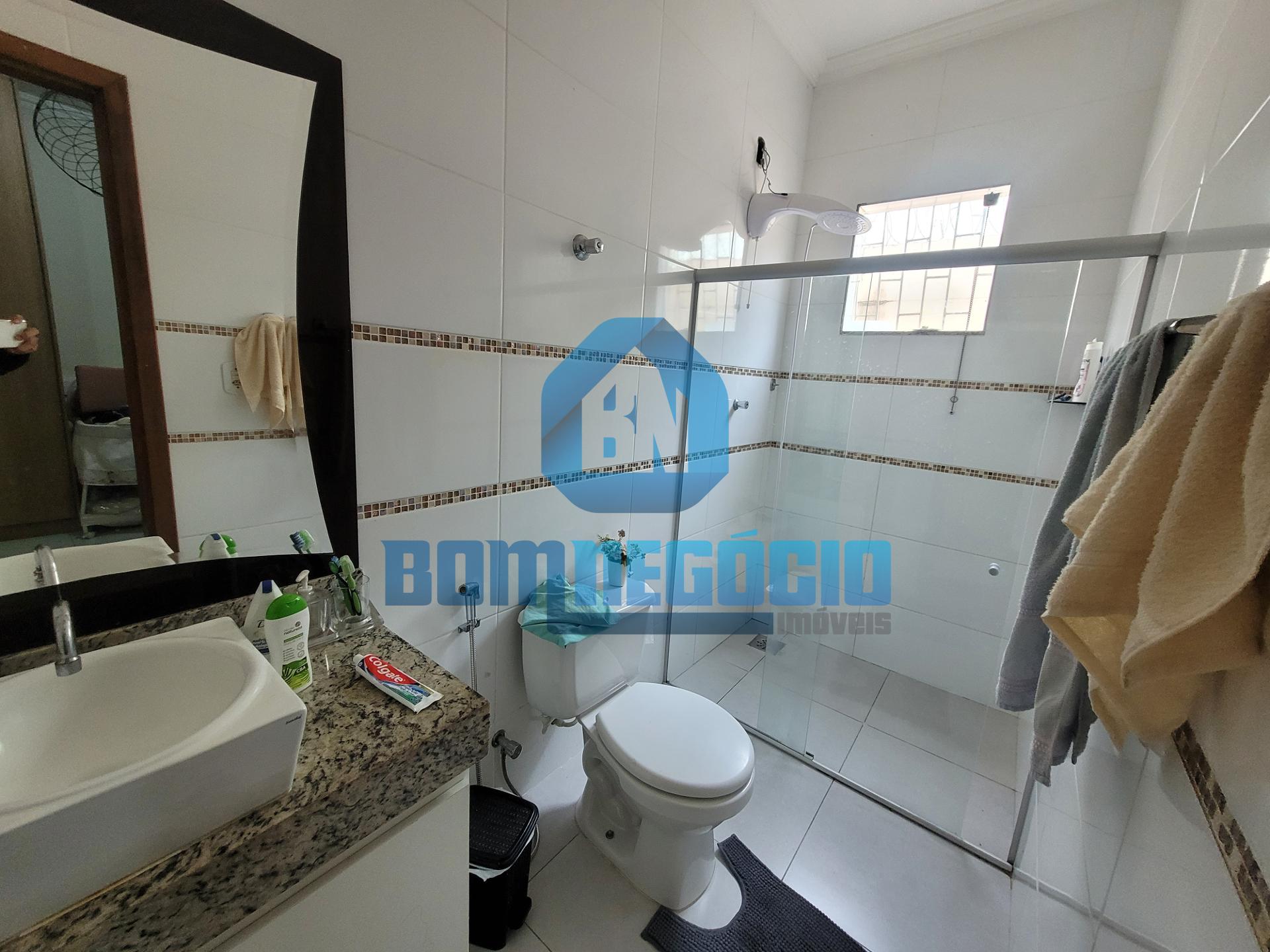 Casa com 3 quartos, 2 banheiros e acabamento fino à venda, CAS...