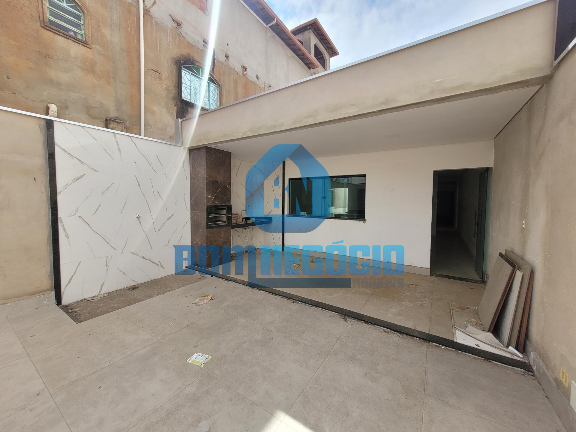 Casa nova com 3 quartos, 2 banheiros e área gourmet à venda, E...
