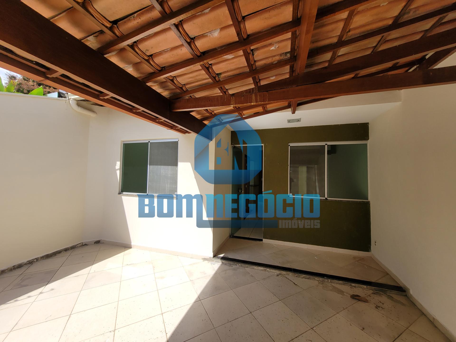 Casa com 3 quartos, 2 banheiros e área gourmet à venda, MORADA...