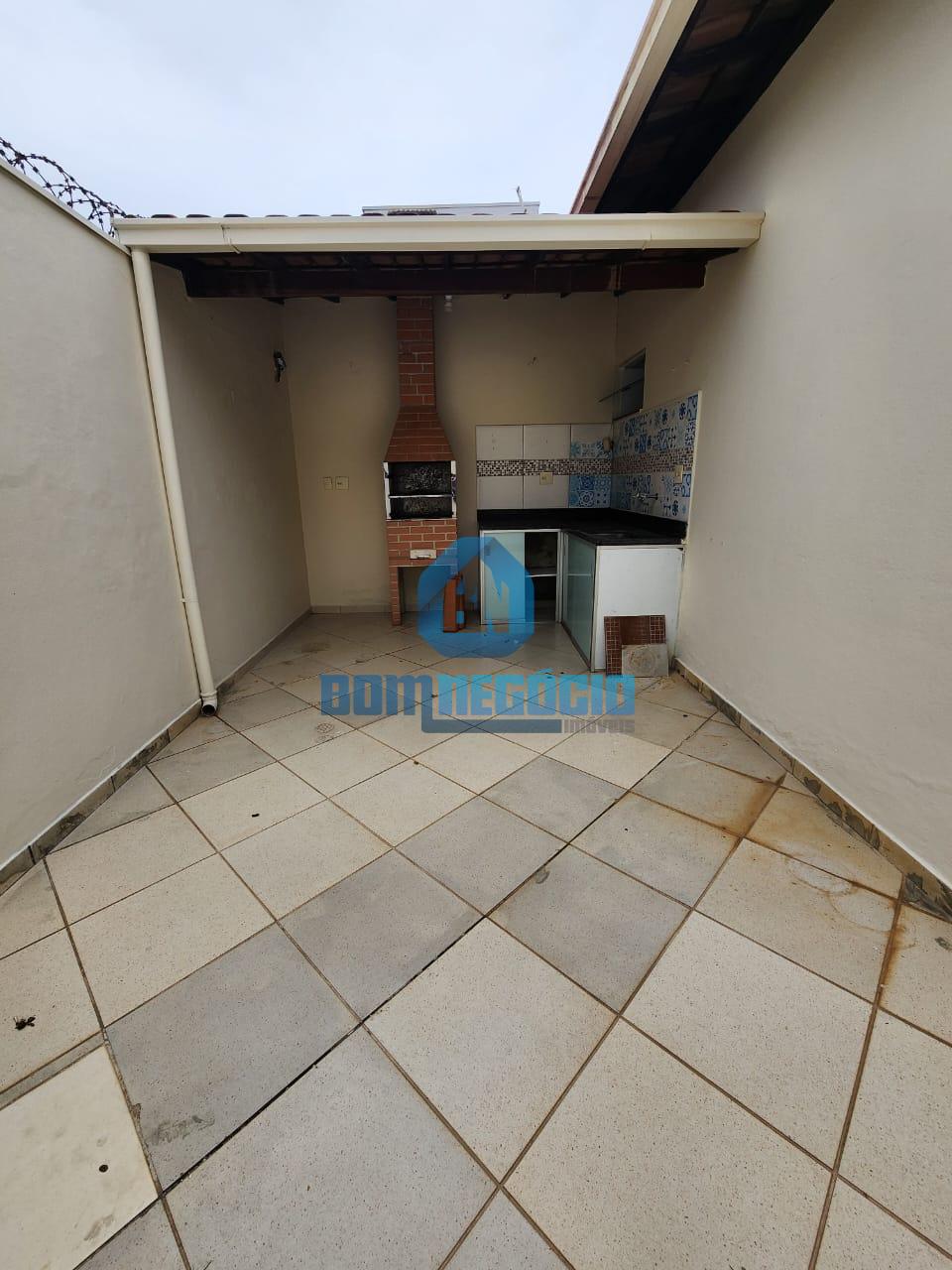 Casa com 3 quartos, 2 banheiros e área gourmet à venda, MORADA...