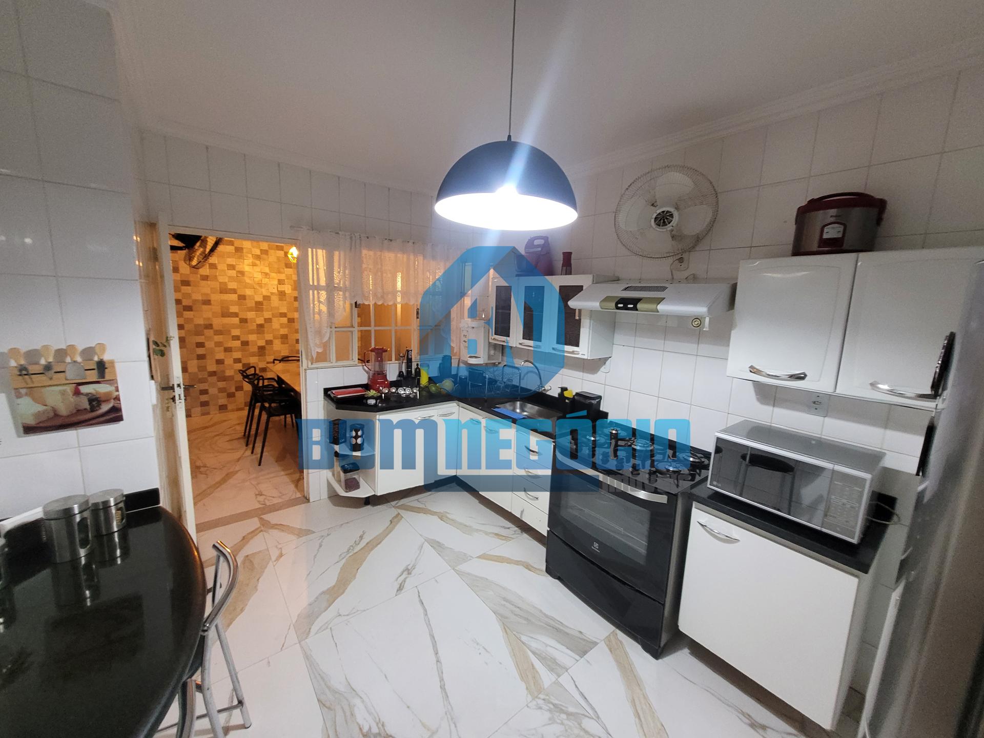 Casa com 3 dormitórios à venda, GRÃ-DUQUESA, GOVERNADOR VALADA...