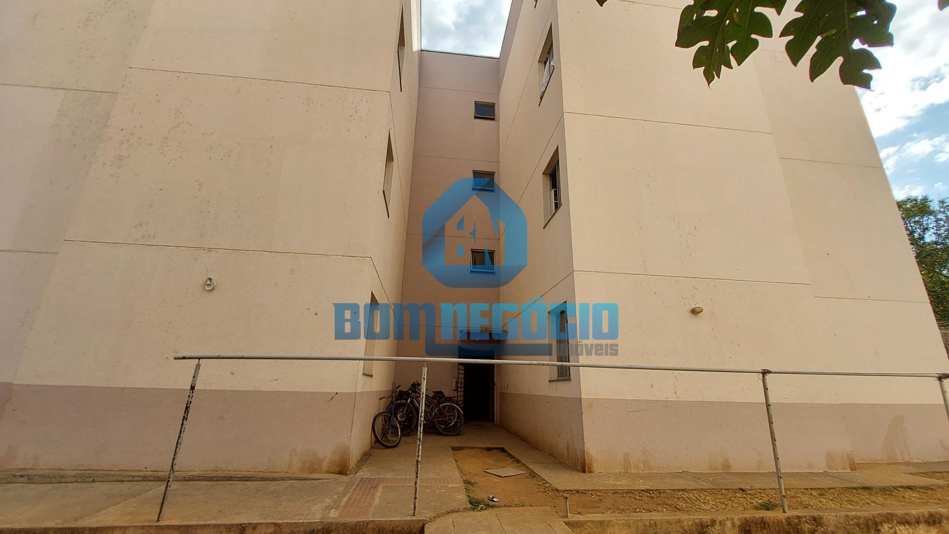 APARTAMENTO COM DOIS QUARTOS DISPONIVEL PARA LOCAÇÃO NO BAIRRO...
