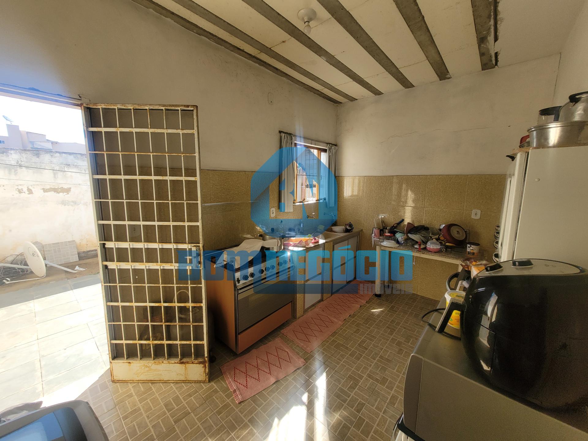 Casa com 2 dormitórios à venda, CENTRO, GOVERNADOR VALADARES - MG