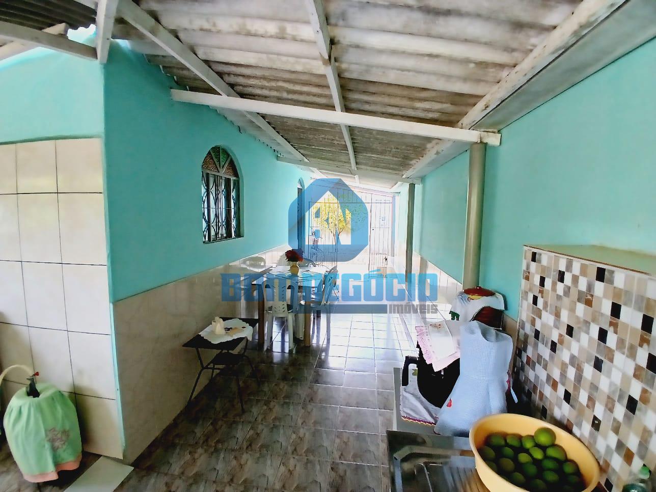 CASA EM LOTE INTEIRO , BAIRRO VILA DO SOL , COM QUINTAL