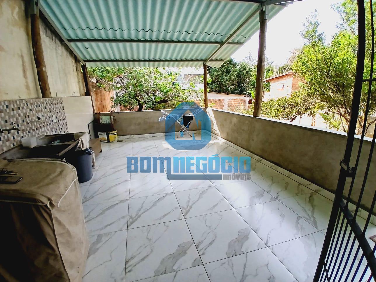 CASA EM LOTE INTEIRO , BAIRRO VILA DO SOL , COM QUINTAL