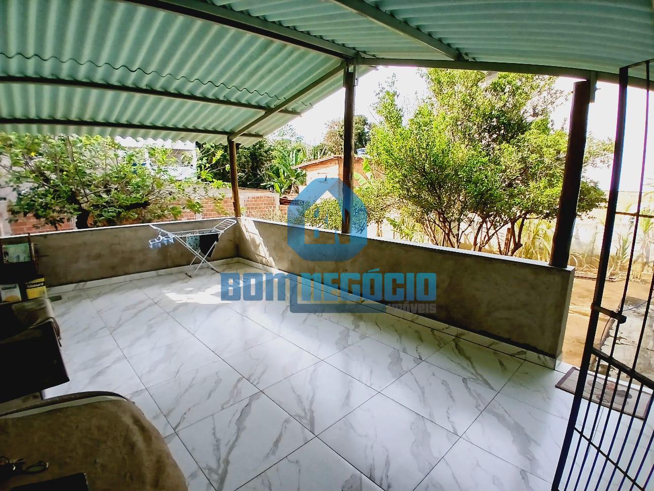 CASA EM LOTE INTEIRO , BAIRRO VILA DO SOL , COM QUINTAL