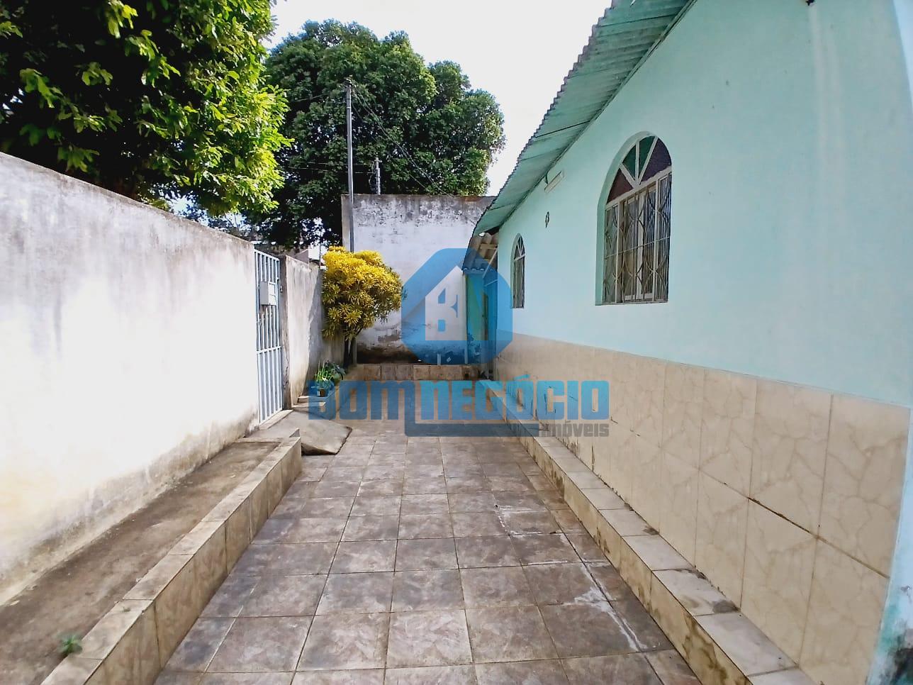 CASA EM LOTE INTEIRO , BAIRRO VILA DO SOL , COM QUINTAL