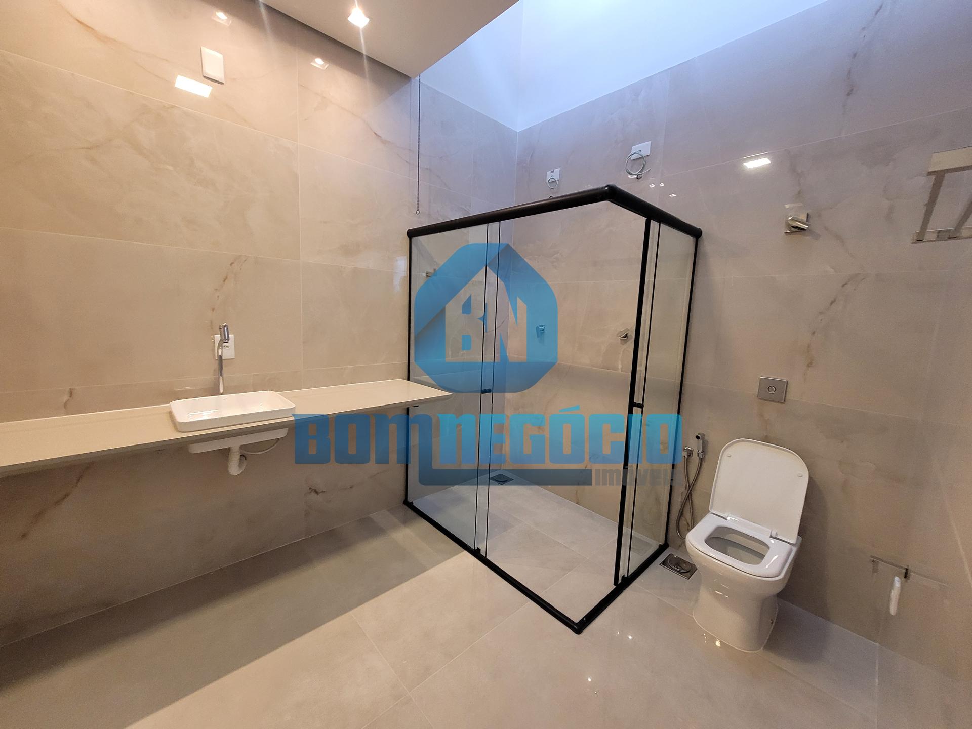 Casa com 3 suítes à venda, GRÃ-DUQUESA, GOVERNADOR VALADARES - MG