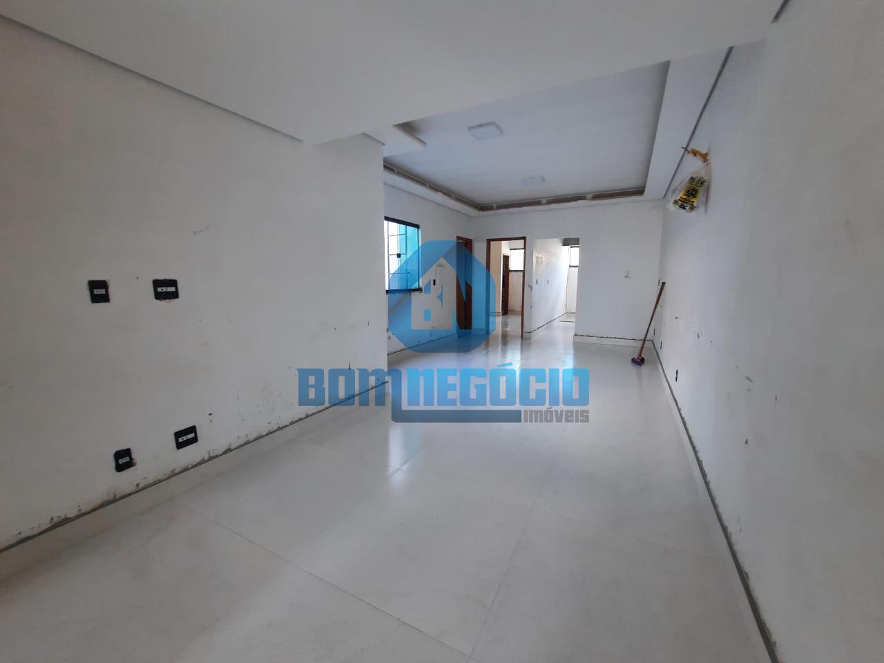 Casa Pavimento Superior a Venda, Bairro Vale Verde com 3 Quart...