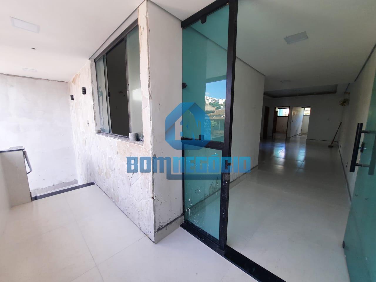 Casa Pavimento Superior a Venda, Bairro Vale Verde com 3 Quart...