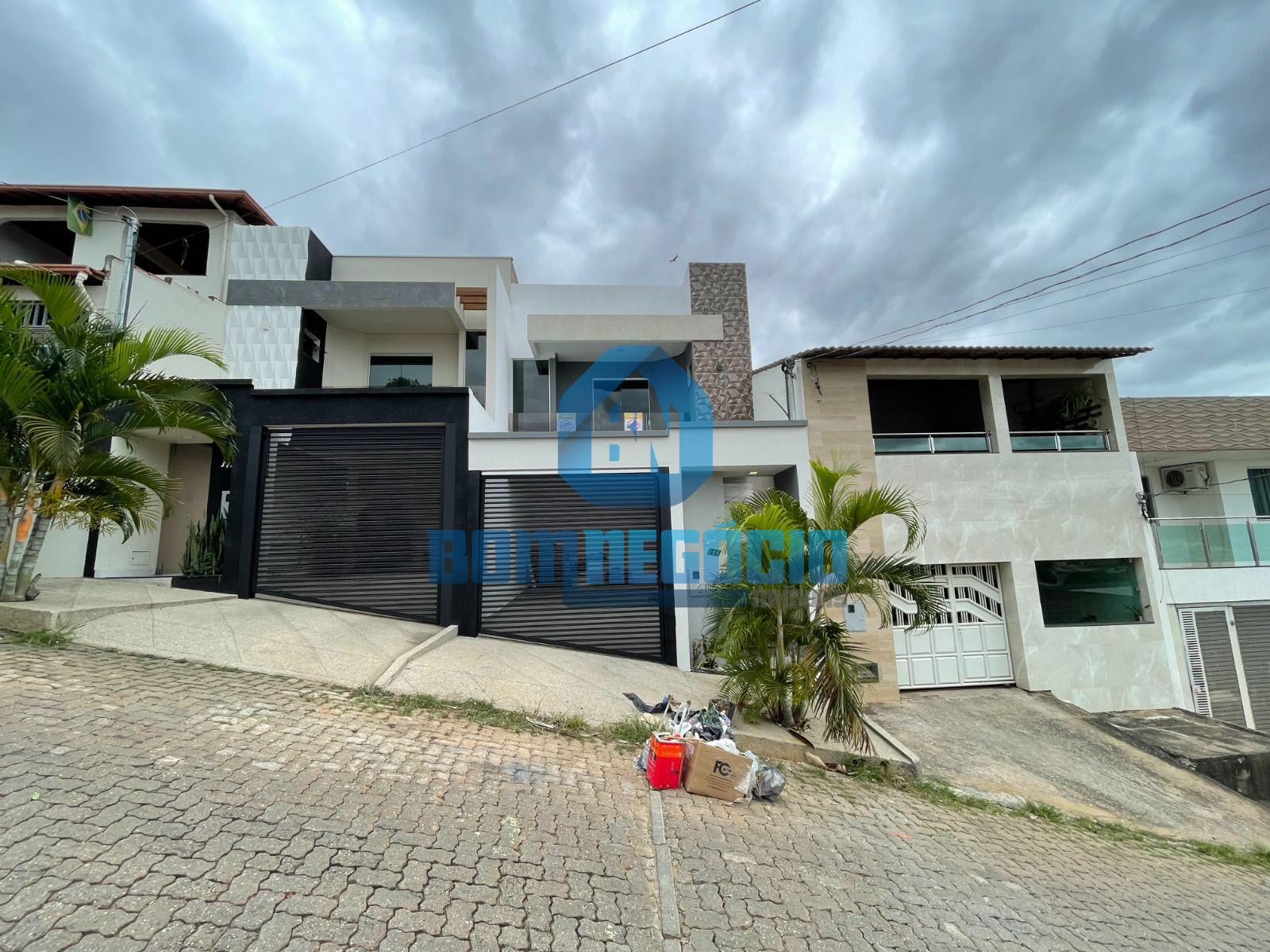 Alto Padrão , Casa Baixa , Suíte mais dois Quartos , Quintal