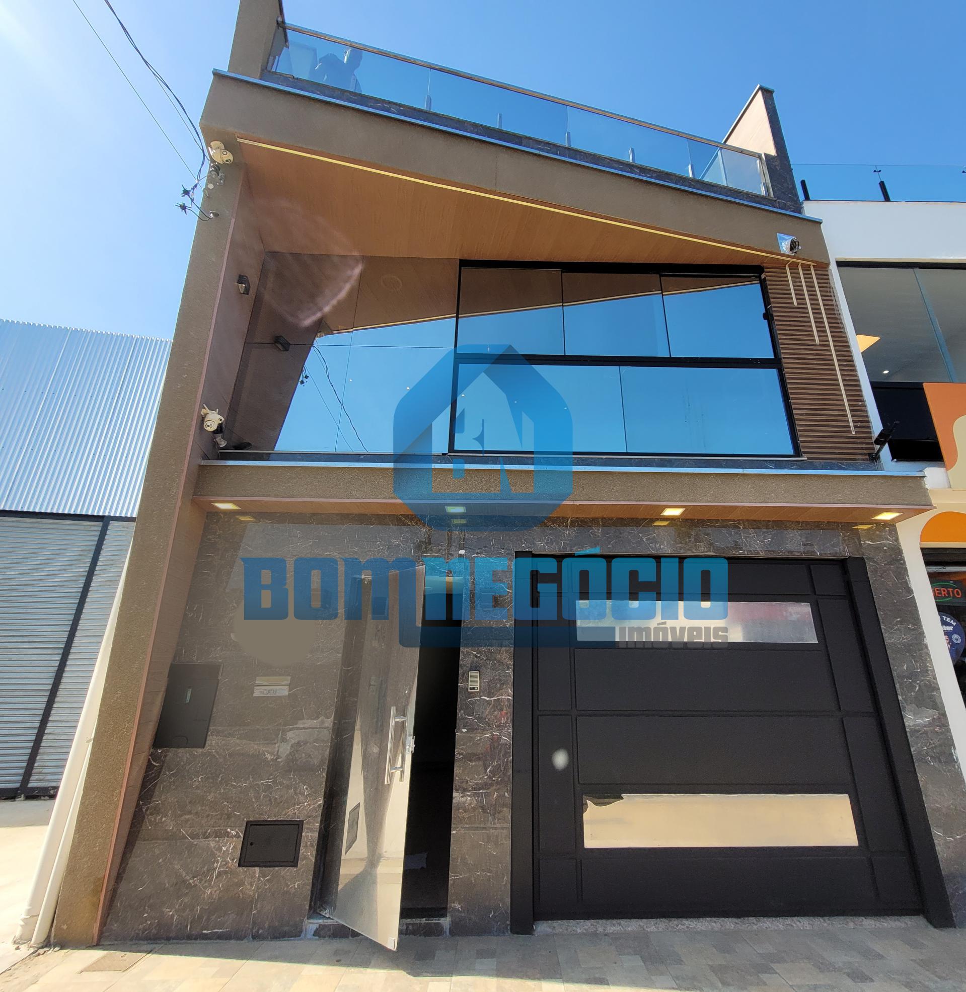 Casa mobiliada com 3 quartos, 3 banheiros e jacuzzi à venda, C...