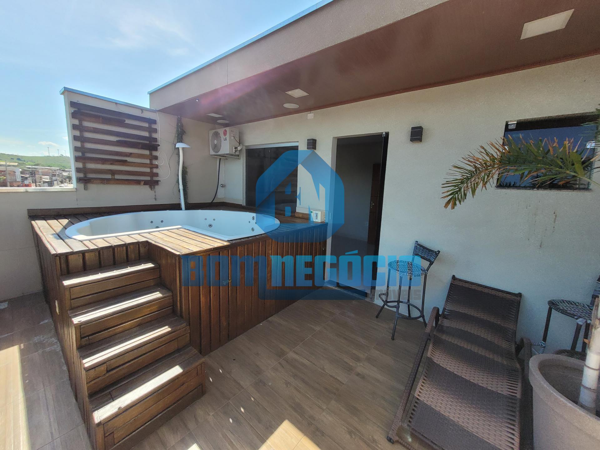 Casa mobiliada com 3 quartos, 3 banheiros e jacuzzi à venda, C...