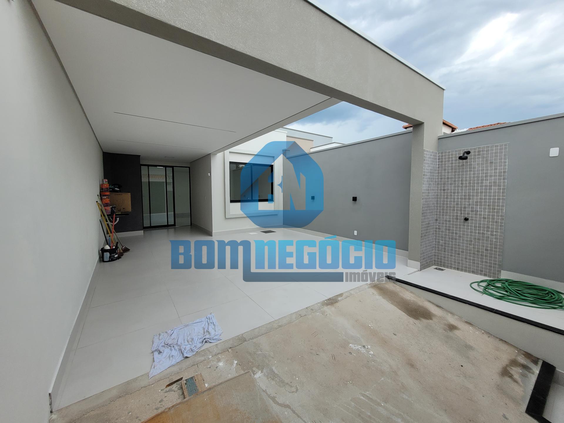 Casa com 3 quartos, 3 banheiros e garagem coberta à venda, JAR...