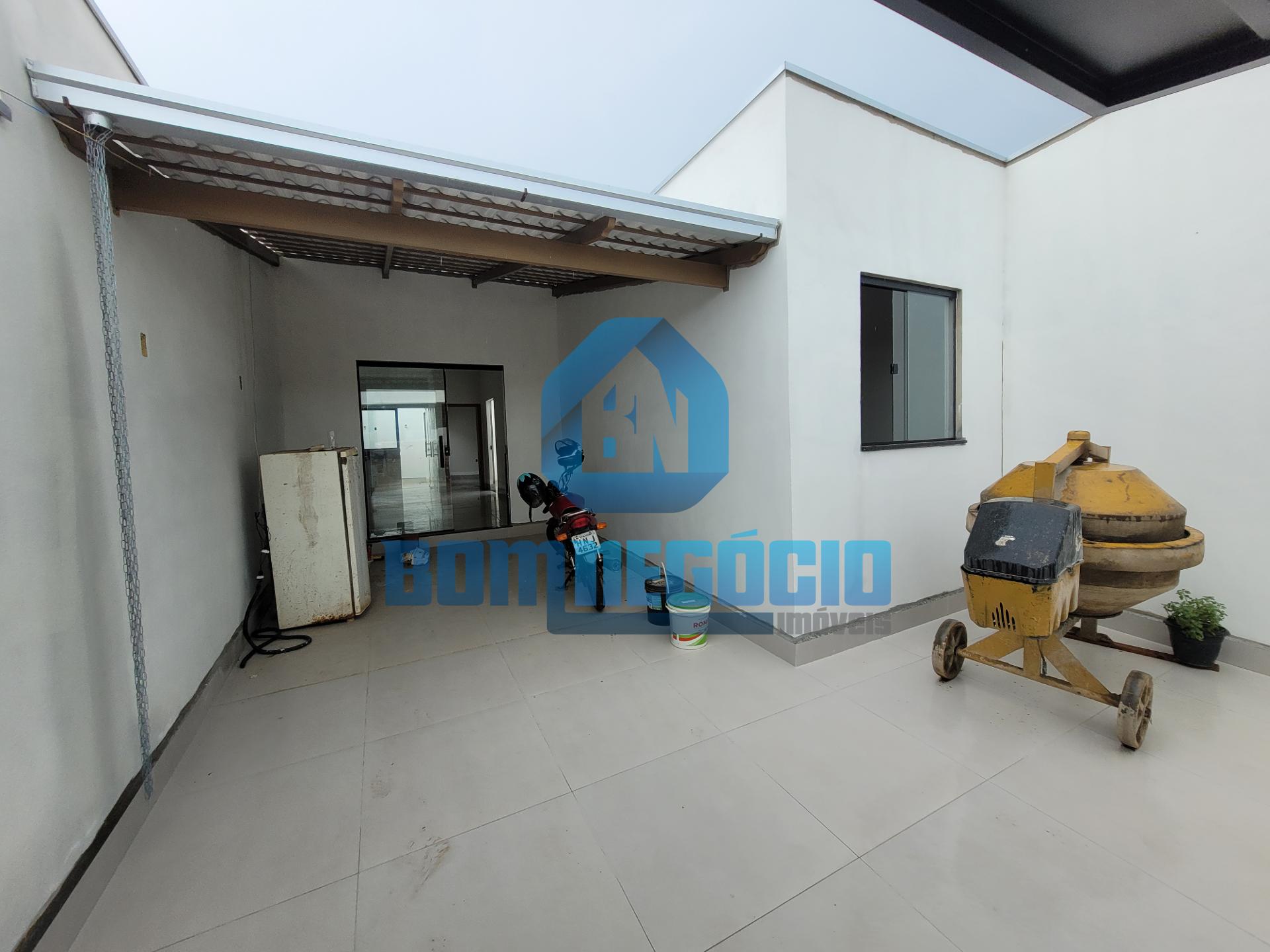 Casa com 3 quartos, garagem coberta e varanda à venda, PARQUE ...