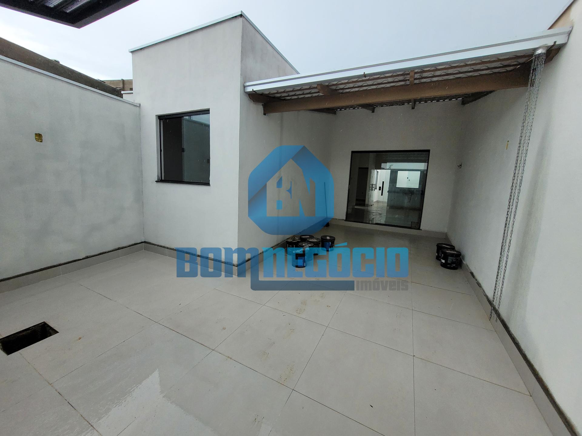 Casa com 3 quartos, garagem coberta e varanda à venda, PARQUE ...