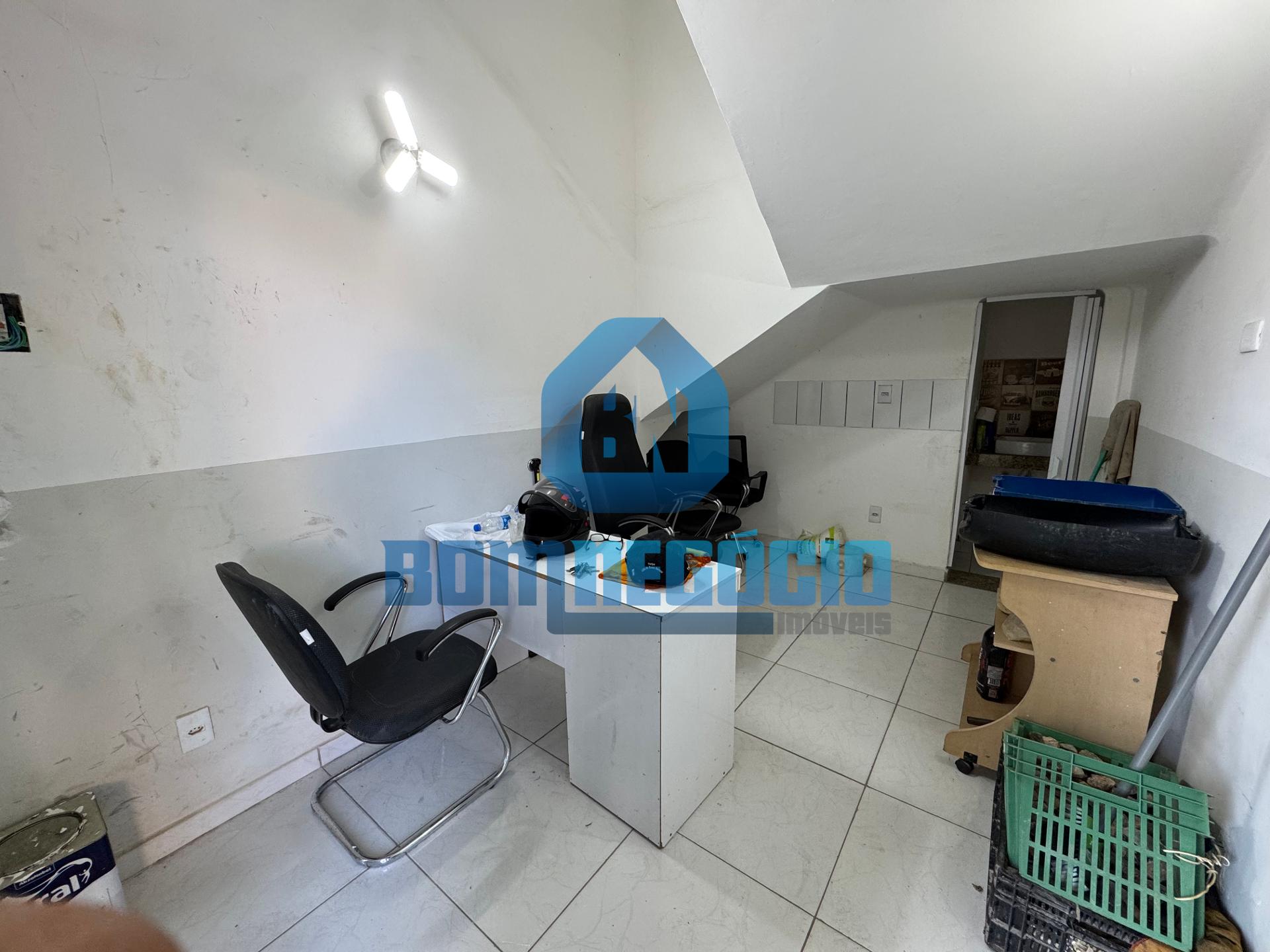 SALA COMERCIAL CENTRAL COM BANHEIRO PRIVATIVO  SEM CONDOMÍNIO ...