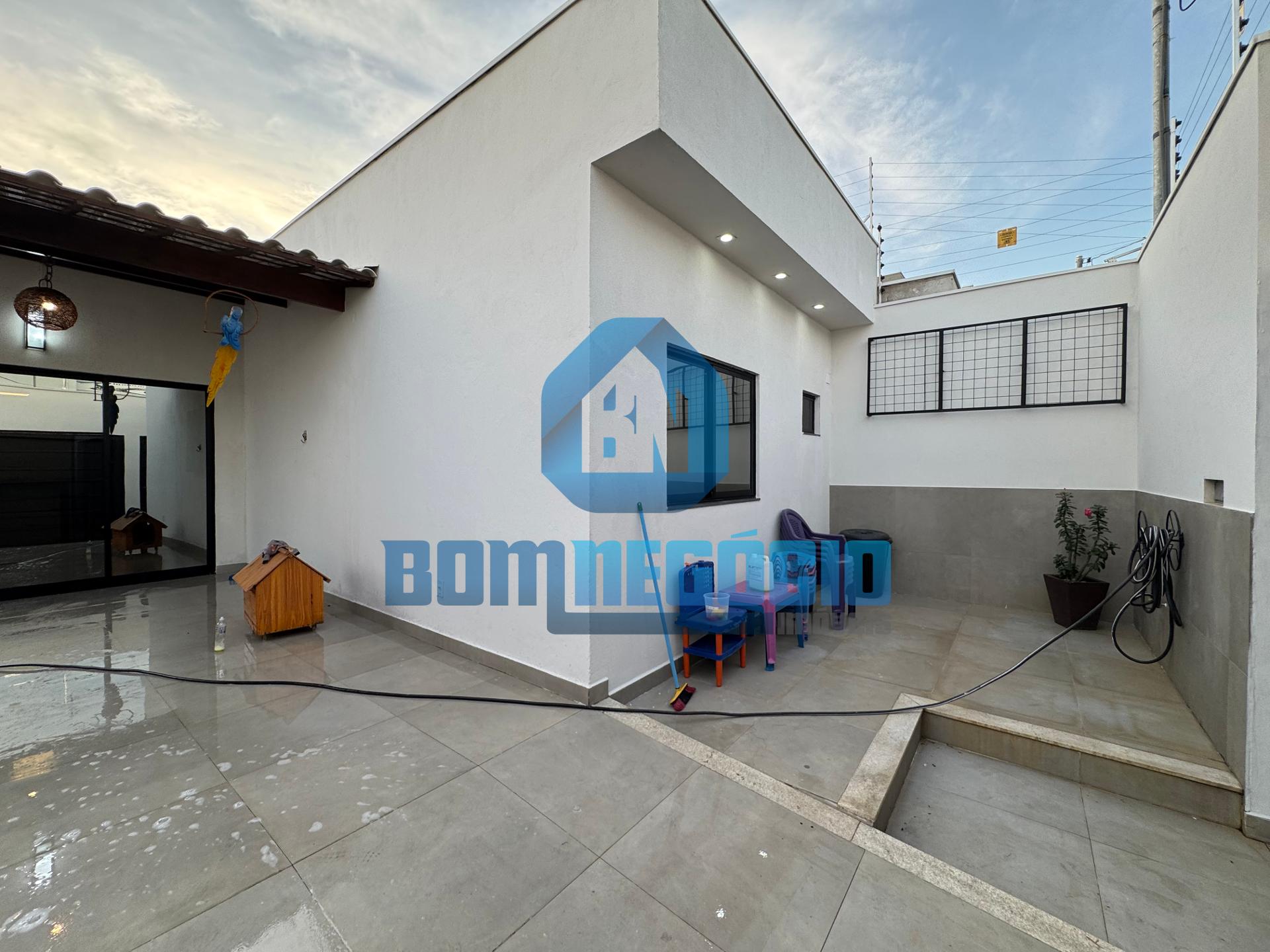 Casa Nova com Piscina e Energia Solar à Venda | Bairro Parque ...