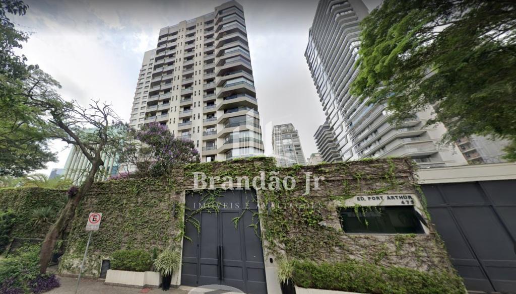 Apartamento de alto padrão, em excelente estado de conservação, Com 4 Dorms