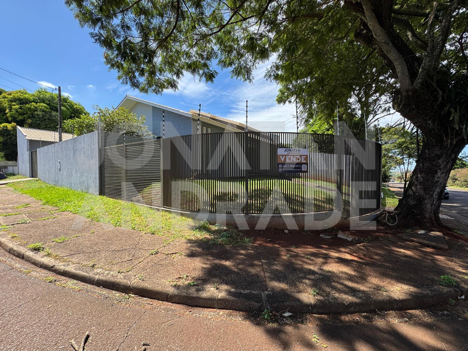 Casa de Esquina Semimobiliada ? Venda na Vila A Foz do Igua?u ...