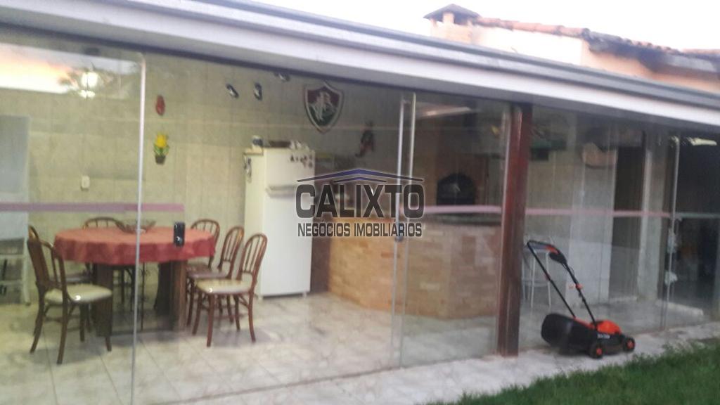 CASA BAIRRO SANTA MÔNICA