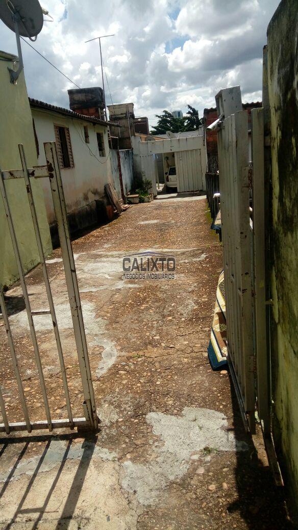 CASA BAIRRO SANTA MÔNICA
