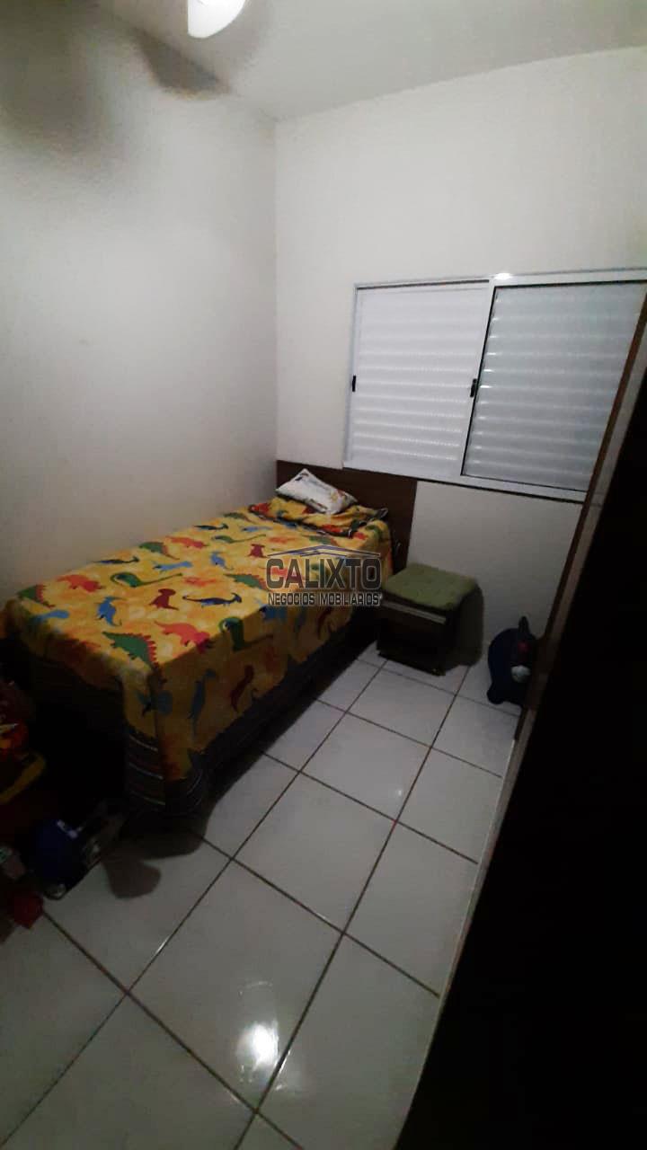 CASA BAIRRO JARDIM HOLANDA
