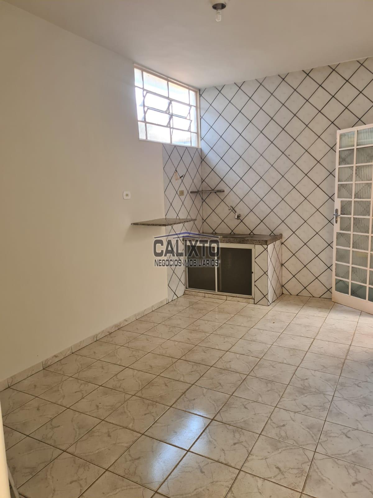 CASA BAIRRO CUSTÓDIO PEREIRA