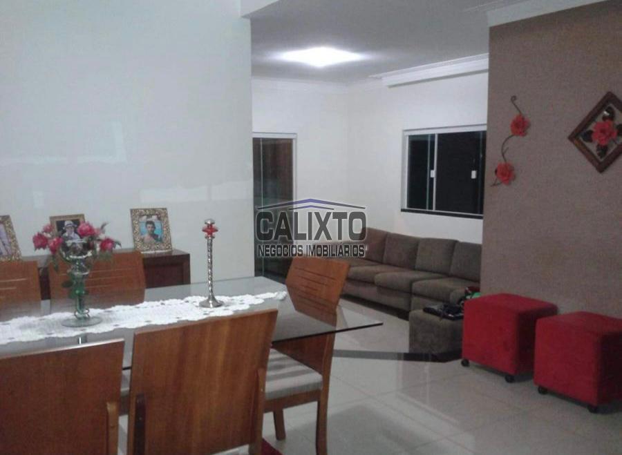 SOBRADO BAIRRO VIGILATO PEREIRA