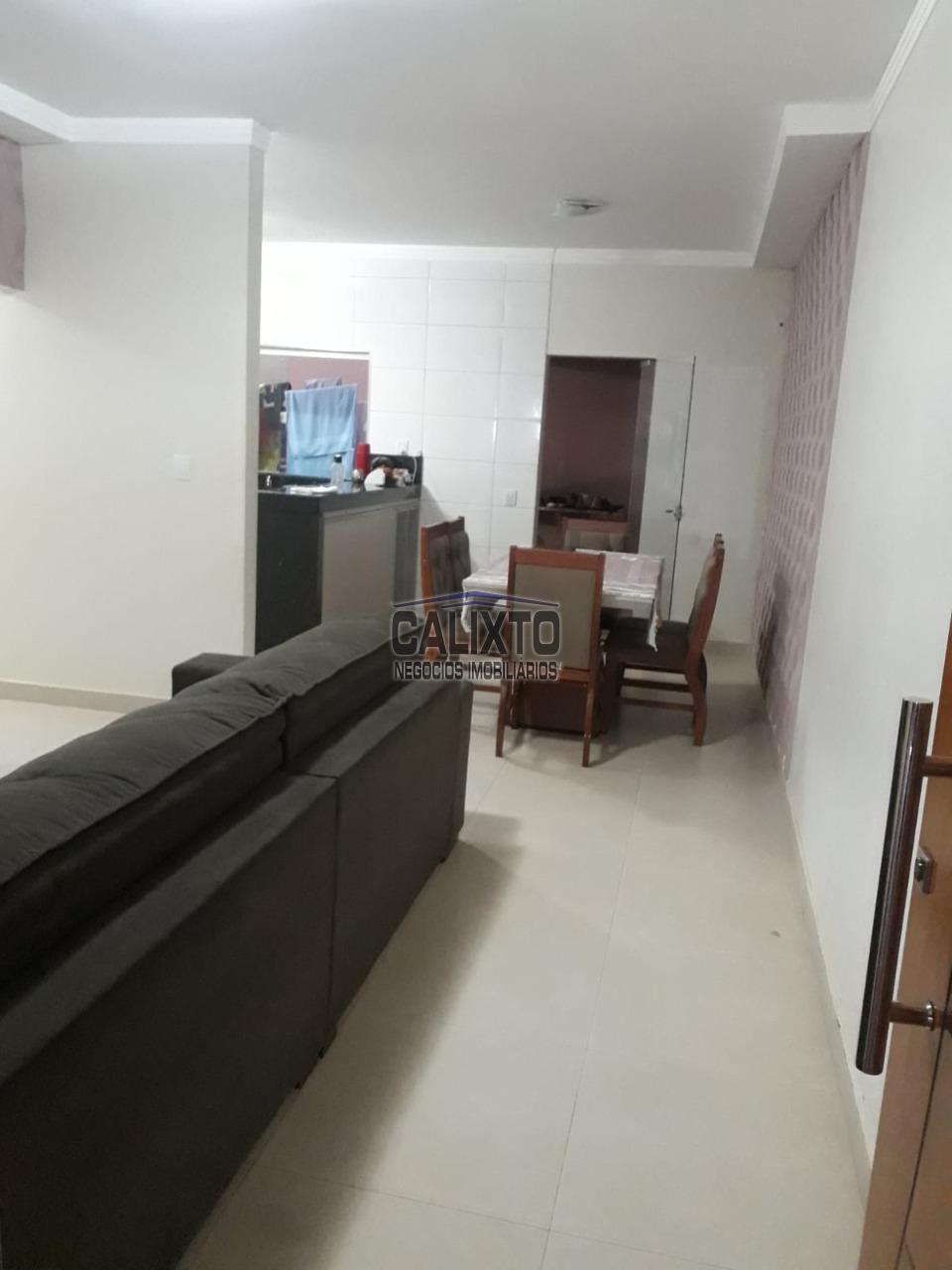 CASA BAIRRO NEW GOLDEN VILLE