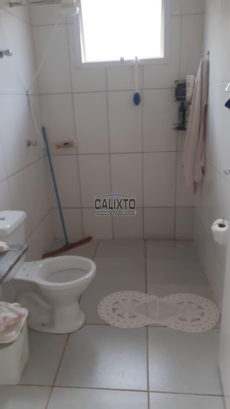CASA BAIRRO LAGO AZUL