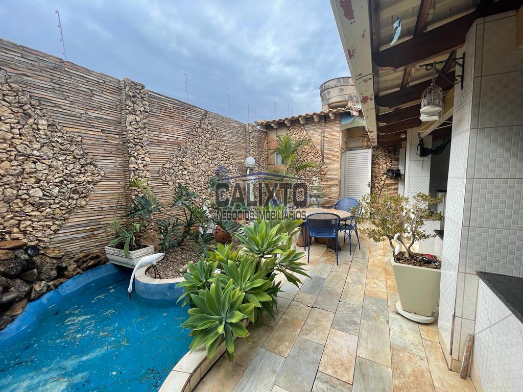 CASA BAIRRO ACLIMAÇÃO