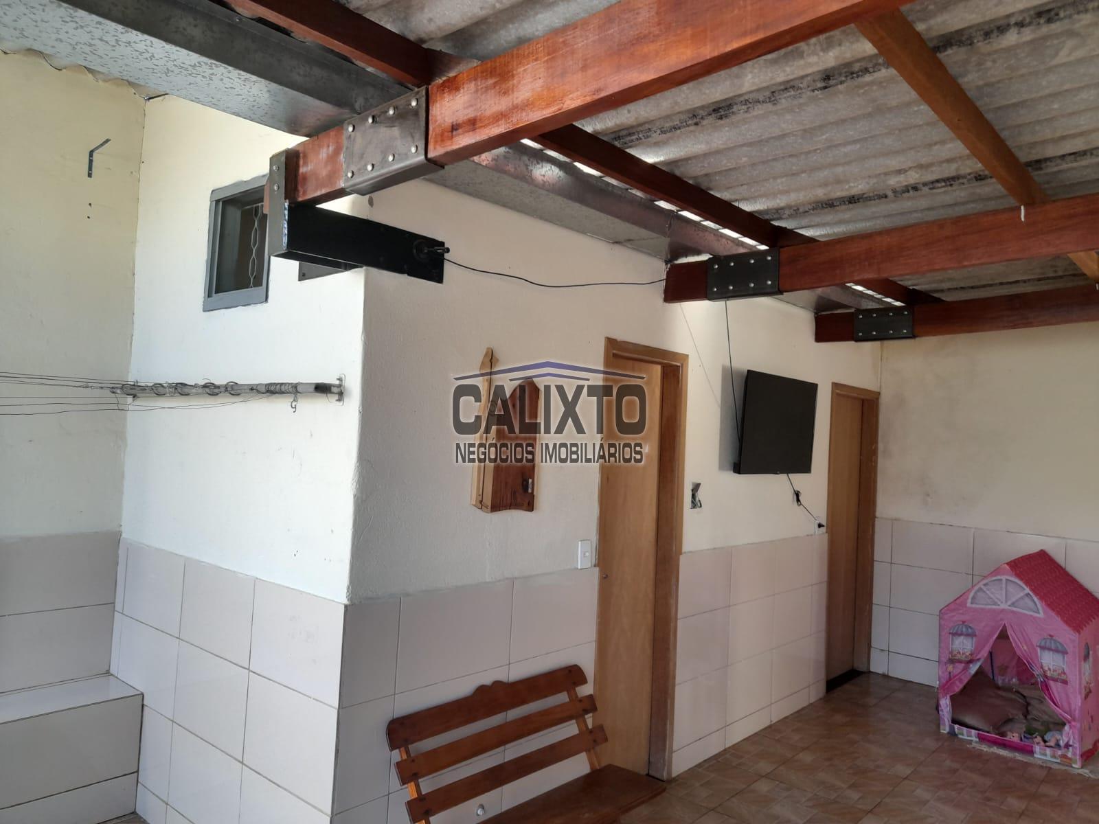 CASA BAIRRO SANTA MÔNICA