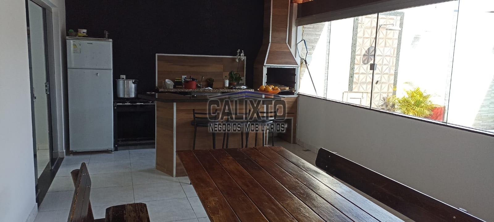CASA BAIRRO CUSTÓDIO PEREIRA