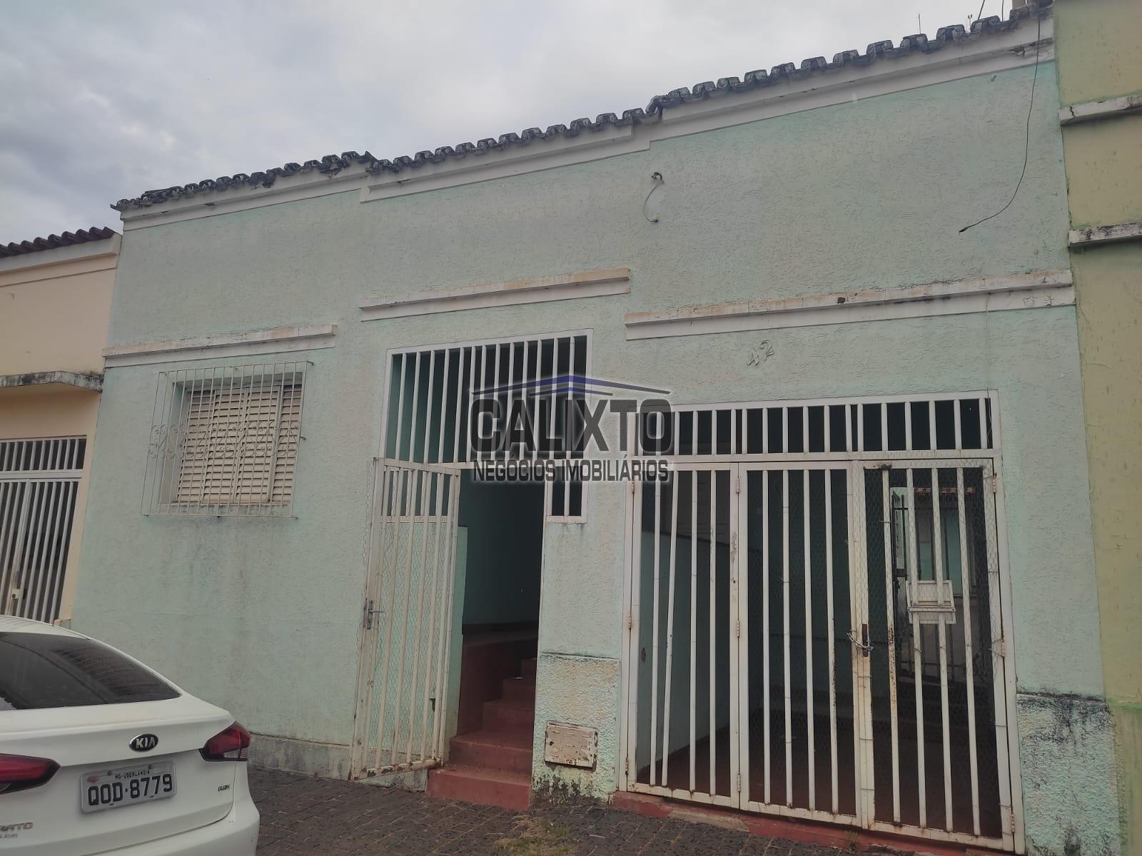 CASA BAIRRO CENTRO