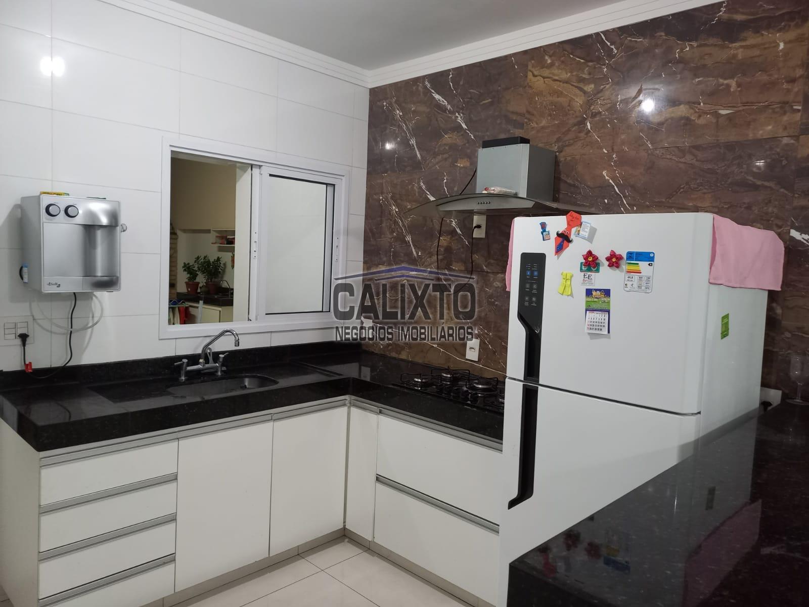 CASA EM CONDOMINIO BAIRRO JARDIM HOLANDA