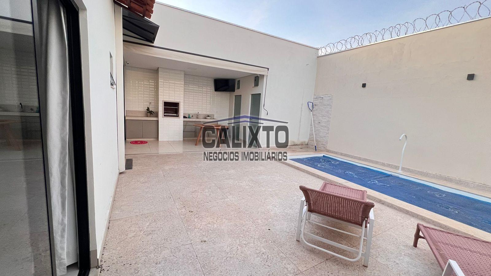 Casa Bairro Jardim Europa Com Piscina