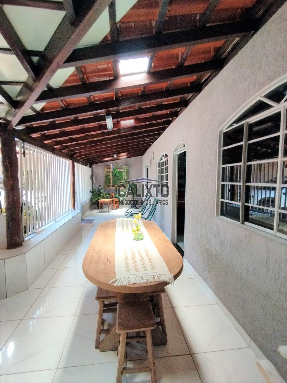 CASA BAIRRO SANTA ROSA