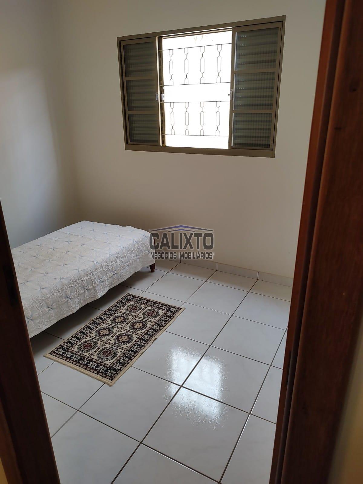 CASA BAIRRO SANTA MÔNICA