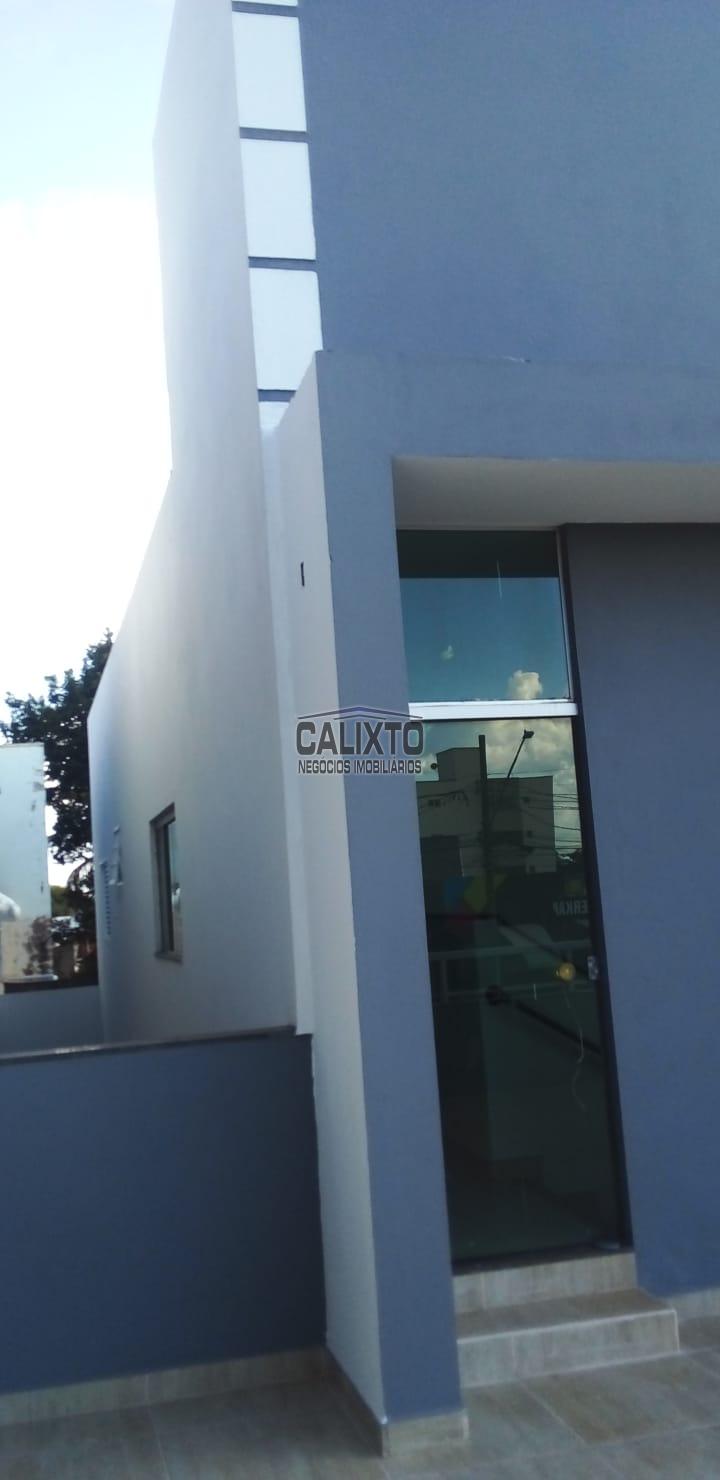 CASA BAIRRO SANTA MÔNICA