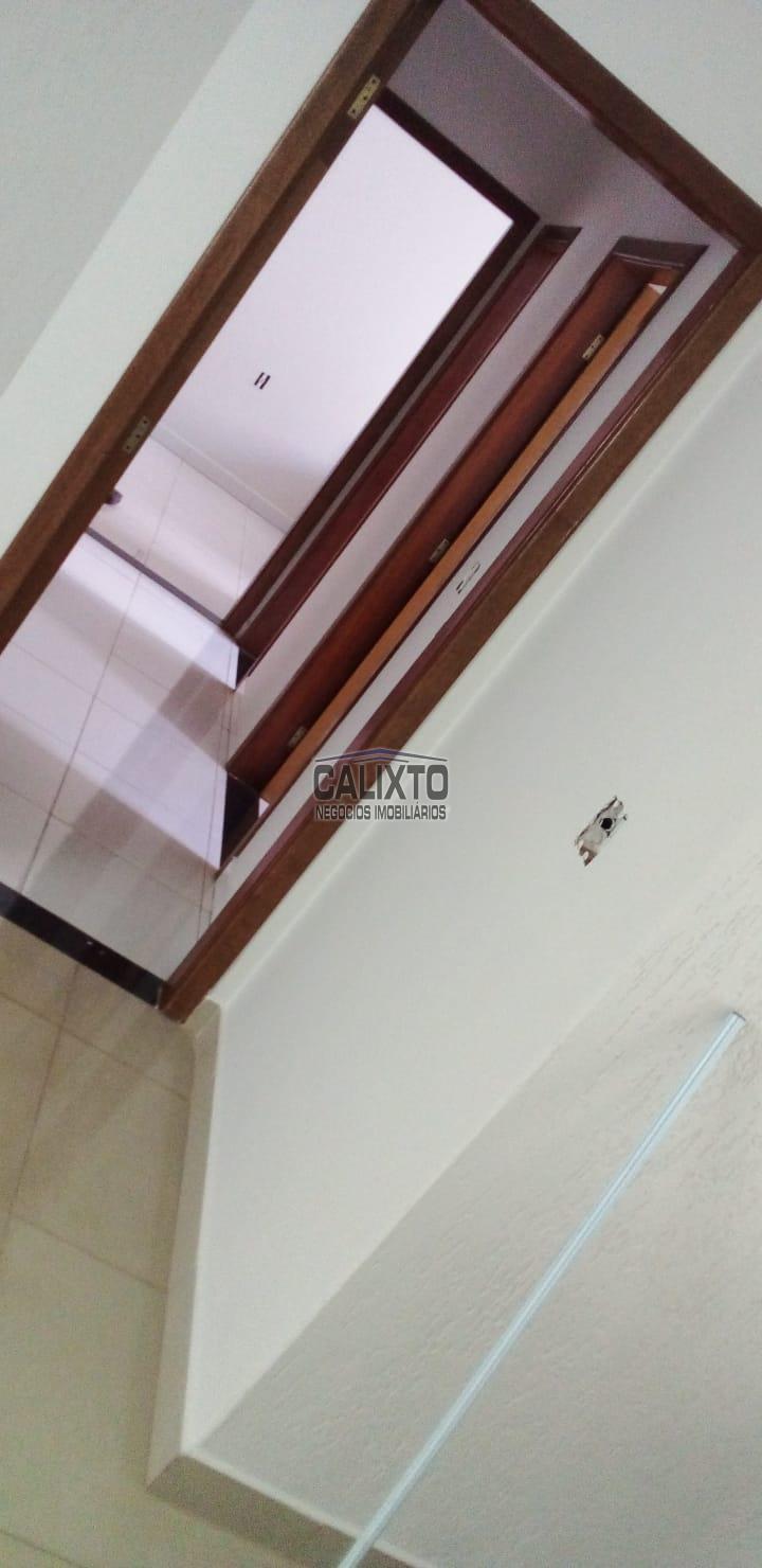 CASA BAIRRO SANTA MÔNICA