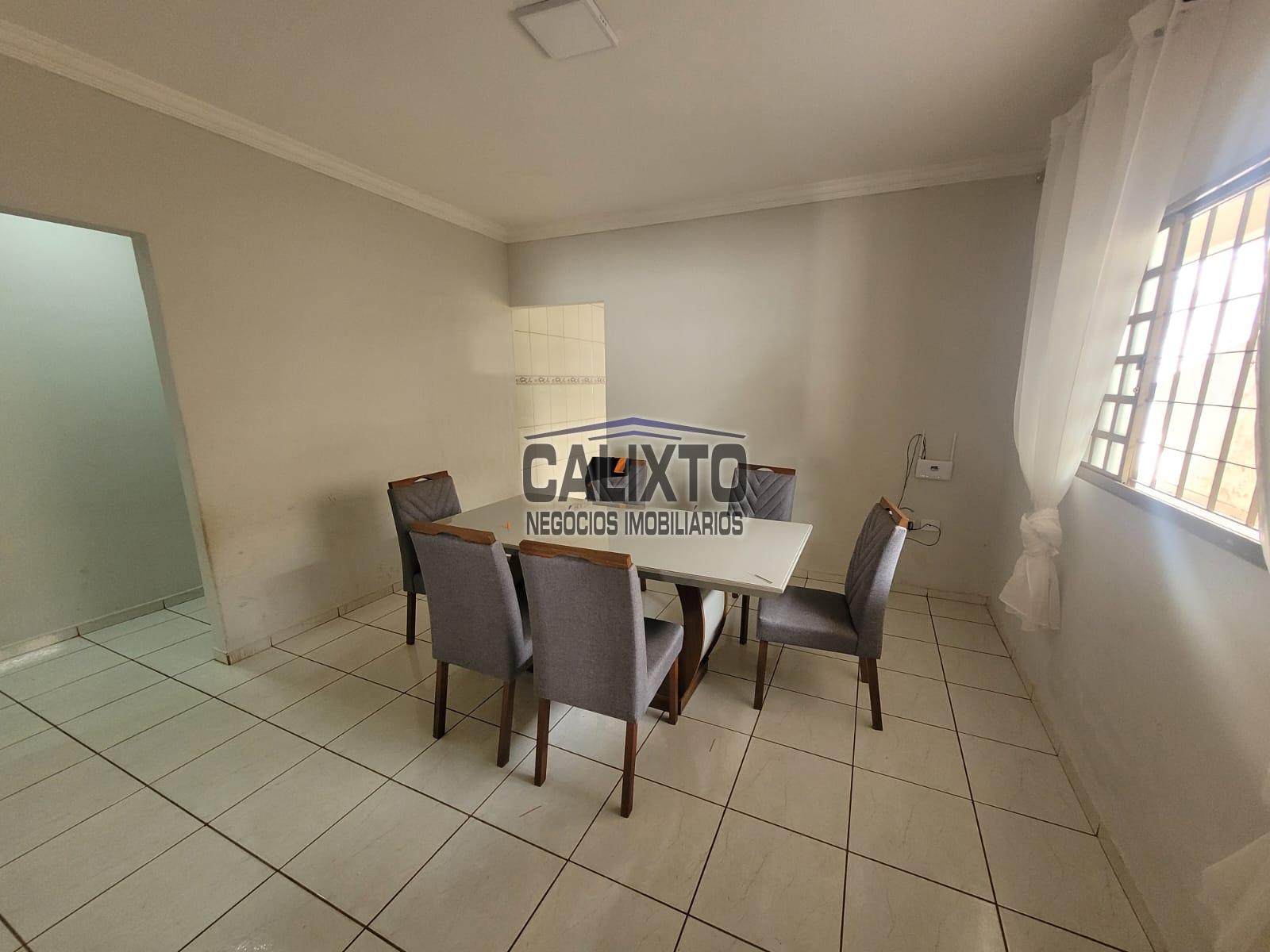 CASA BAIRRO SANTA MÔNICA