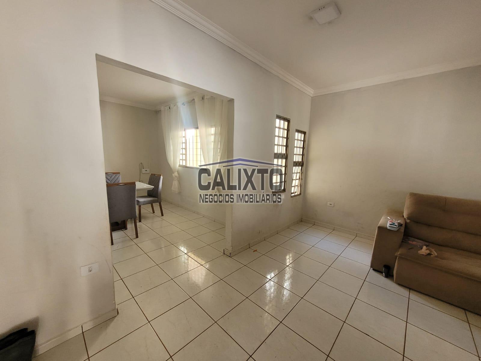 CASA BAIRRO SANTA MÔNICA