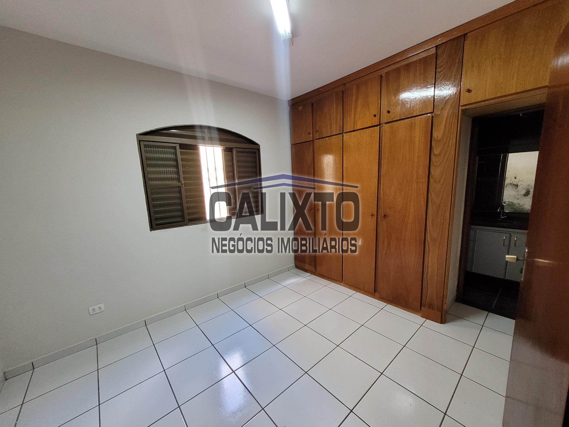 CASA BAIRRO SANTA MÔNICA