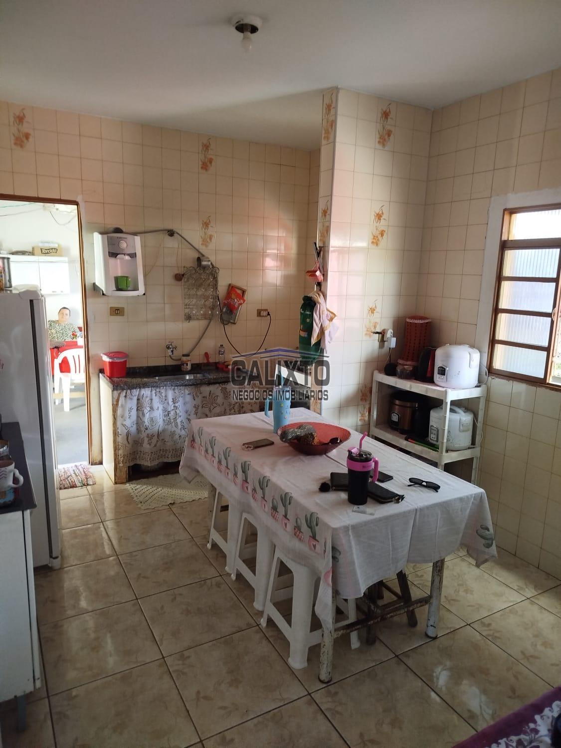 CASA BAIRRO CUSTODIO PEREIRA
